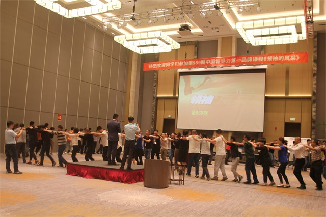 CF3sjGpWR5WZDUHaAVT--g